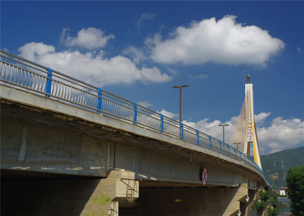 防城港304不锈钢桥梁护栏：安全、耐用与美观的完美结合